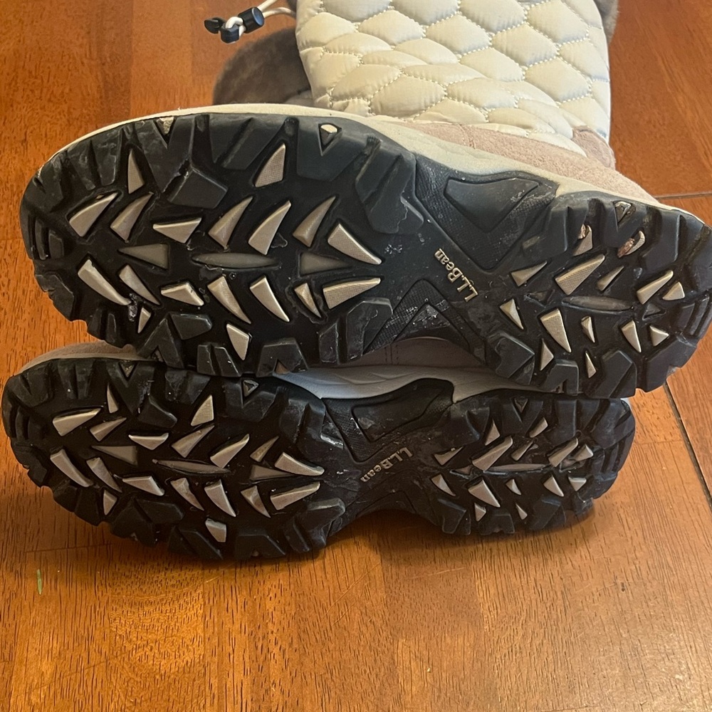 Women's Quilted L.L. Bean Winter Boots - Picture 8 of 11